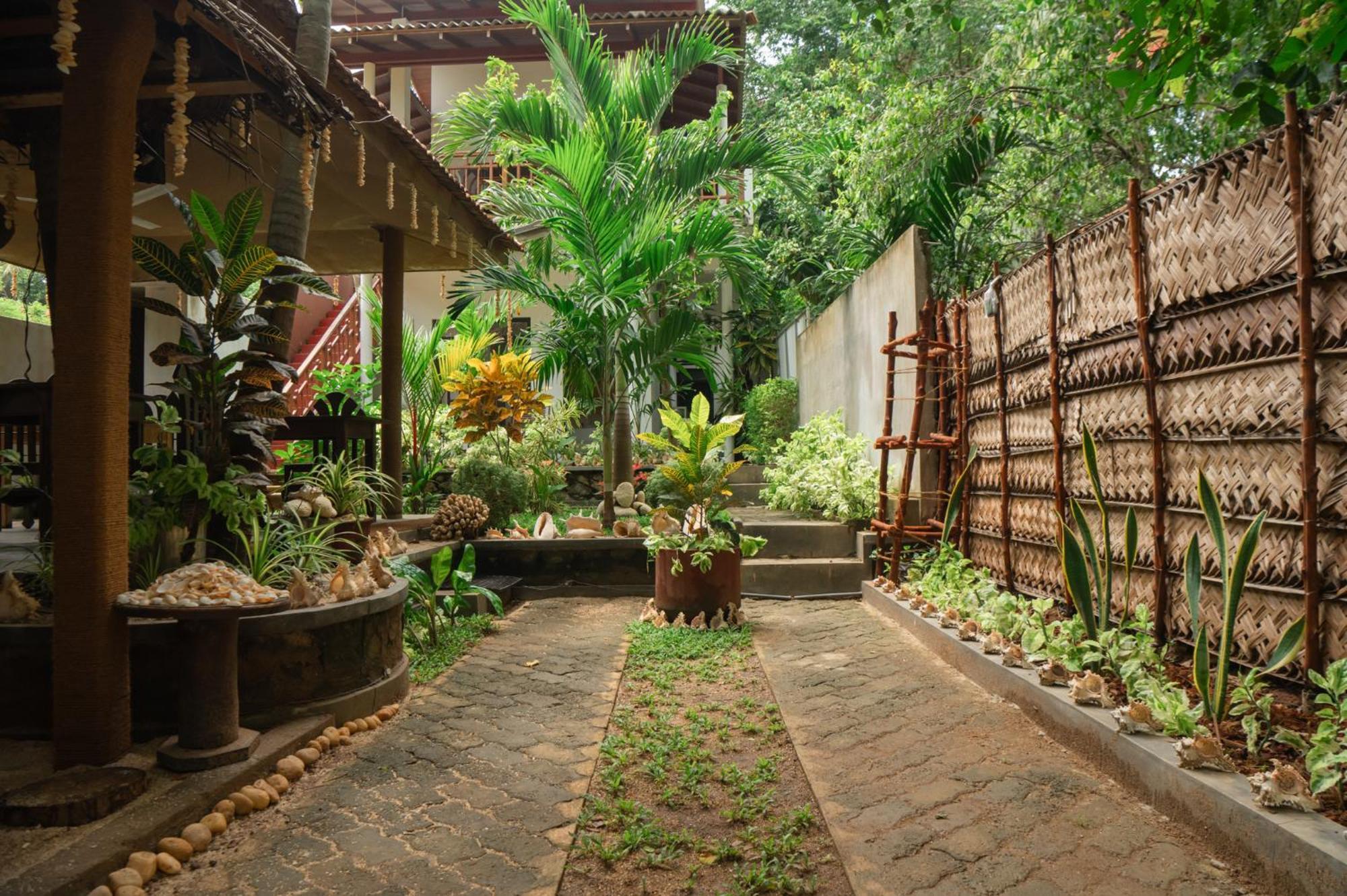 Rekawa Turtle Gate Hotel Tangalle Exteriör bild