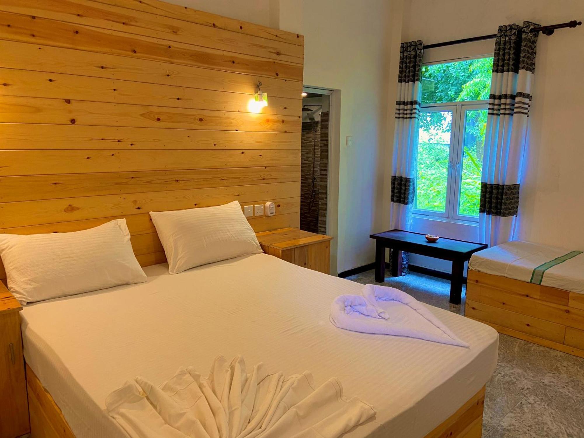 Rekawa Turtle Gate Hotel Tangalle Exteriör bild